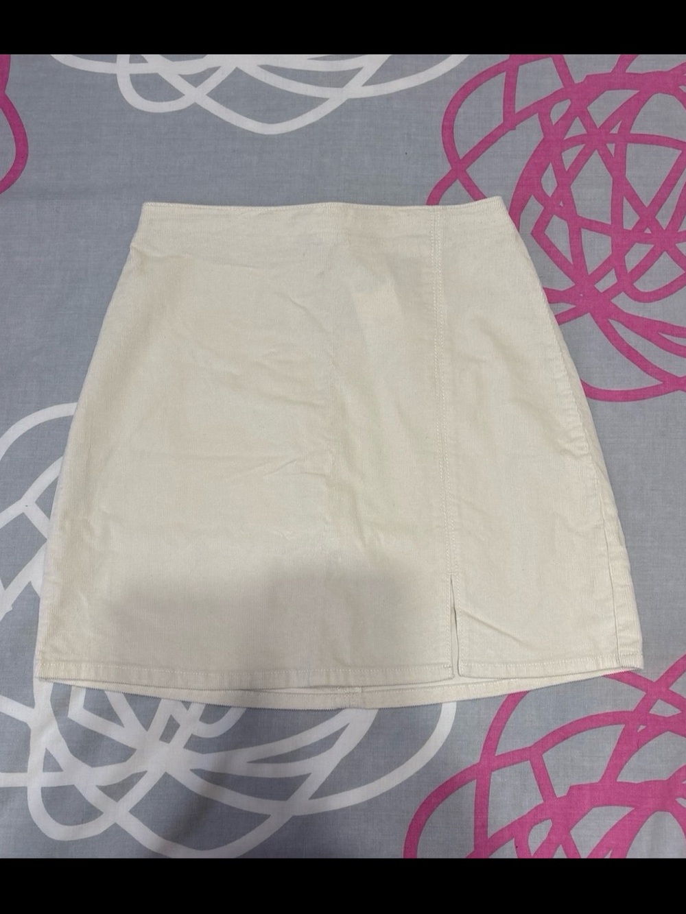Hollister Ultra High-Rise Cream Corduroy Mini Skirt